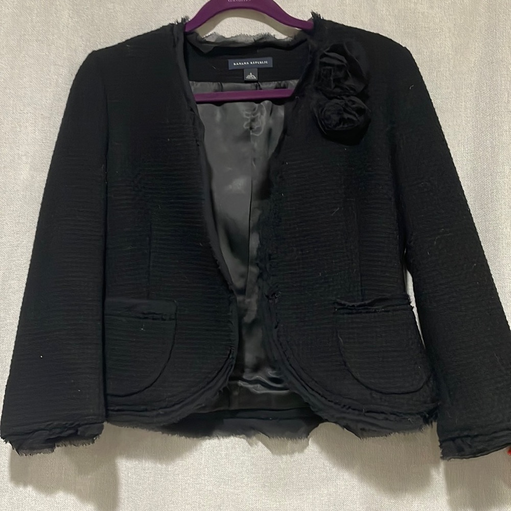 Banana republic boucle blazer black removable pin Chanel like 2004 3/4 sleeve